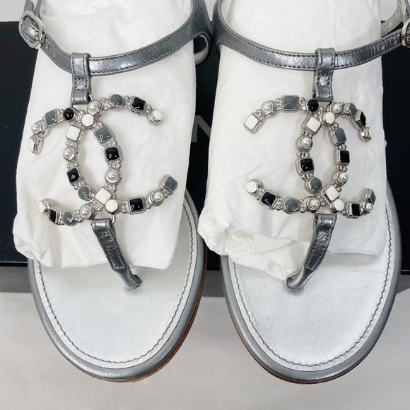 Chanel Interlocking CC Logo Sandals - Picture 5 of 6